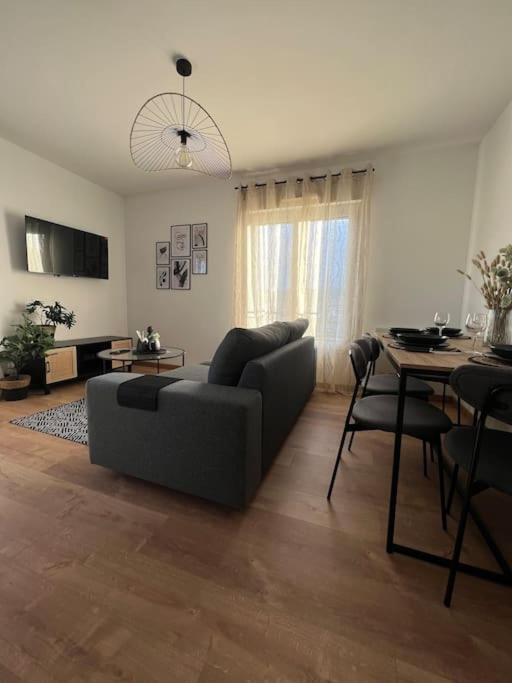 Appartement Proche Disneyland กูลอมมิแยร์ ภายนอก รูปภาพ